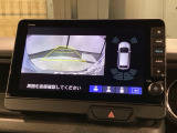 リバースギアに入れるだけで後方の表示へ切り替わります。夜間や雨の日の駐車も楽になりますよ。
