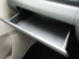 様々な箇所に収納に便利なBOXが付いて便利です