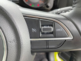 【クルーズコントロール】高速道路もラクラク走行。アクセルを離しても一定速度で走行ができ、長距離運転時の負担を軽減!加速・減速も簡単なスイッチ操作で調整できます。
