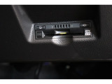 高速道路の利用時に便利なETC。料金所での停車や小銭を探す手間がなくなり快適です♪見た目もすっきりとしたビルトインタイプを装備しています。