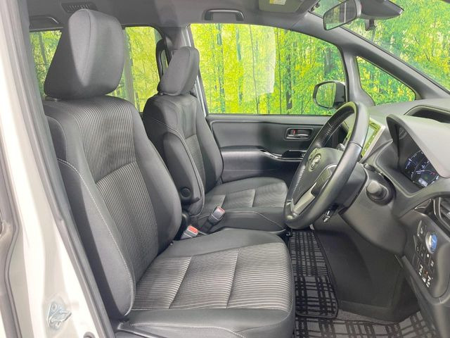 RICH MORE 1998年 ６１号から2008年 100号までの４０冊 トヨタ ヴォクシー 1.8 ハイブリッド ZS 煌 の中古車詳細 (98,060km