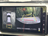 【パノラミックビューモニター】専用のカメラにより、上から見下ろしたような視点で360度クルマの周囲を確認することができます☆死角部分も確認しやすく、狭い場所での切り返しや駐車もスムーズに行えます。