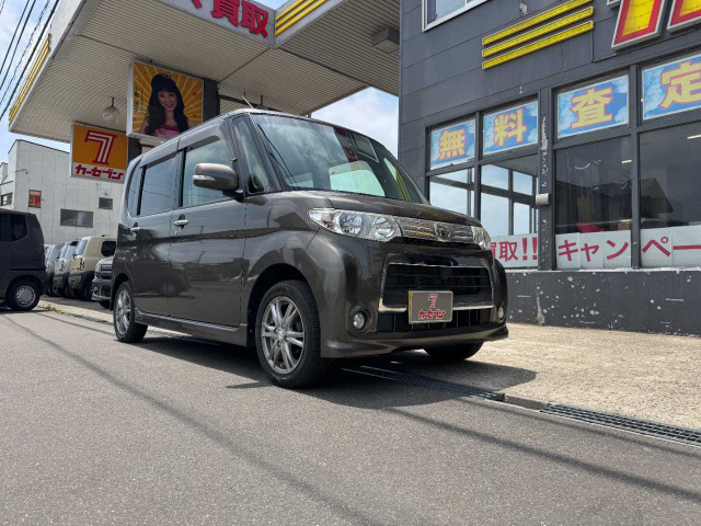 ダイハツ タントカスタム 