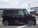 国の指定を受けた自社工場で、整備士が車検と点検整備を行っております。