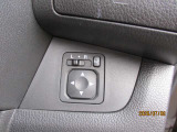 ドアミラーの鏡面の調節、格納は運転席からすべて操作できます!