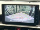 【バックカメラ】駐車時に後方がリアルタイム映像で確認できます。大型商業施設や立体駐車場での駐車時や、夜間のバック時に大活躍!運転スキルに関わらず、今や必須となった装備のひとつです!