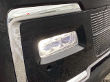 【フォグライト】霧などの悪天候時、自車の位置を示すとともに前方や路肩が見えずらい時、近い位置をワイドに照らしてくれます。