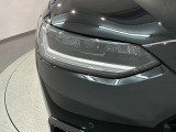 LEDヘッドライトは、点灯の瞬間から最大光量を発揮し、突然暗くなるトンネルなどでの安定感を高めます。