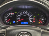 【メーターまわり】ドライバーから見やすい位置にあって安全運転に寄与します。メーターも見やすくてシンプルなデザインになっております。