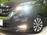 【LEDヘッドライト】悪天候や夜間走行時も良好な視界を確保し安心して運転できる高輝度LEDヘッドライトを装備!点灯速度が早く、消費電力も抑えられています。