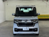 『両側電動スライドドア』 スーパーなどでの狭い駐車場でも乗り降りが楽々♪お子様が隣の車にドアを当ててしまう心配もございません!小さなお子様連れの方もこれで安心