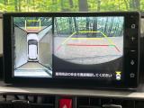 【パノラミックビューモニター】専用のカメラにより、上から見下ろしたような視点で360度クルマの周囲を確認することができます☆死角部分も確認しやすく、狭い場所での切り返しや駐車もスムーズに行えます。
