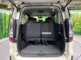 普段のお買い物や通勤、送迎等に十分な荷室スペースを確保しております。セカンドシートを倒すと、大きな荷物の積載も可能です♪