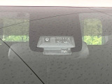 【トヨタセーフティセンス】走行中に前方の車両等を認識し、衝突しそうな時は警報とブレーキで衝突回避と被害軽減をアシスト。より安全にドライブをお楽しみいただけます。