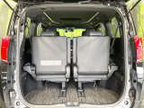 普段のお買い物や通勤、送迎等に十分な荷室スペースを確保しております。セカンドシートを倒すと、大きな荷物の積載も可能です♪