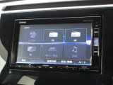 ナビゲーションは純正メモリーナビ(VXM-165VFi)を装着しております。AM、FM、CD、DVD再生、Bluetooth、音楽録音再生、フルセグTVがご使用いただけます。