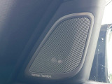 ●harman/kardonサウンドシステム:オーディオ専門メーカーが手掛けるプレミアムスピーカーを装備。多数のスピーカーから、音の粒立ちまで分かる高品質な音楽をお楽しみいただけます。