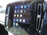 Google搭載のボルボなら、車内にいながら多彩なデジタルライフをお楽しみいただけます。Google Playから必要なアプリをダウンロードして、有意義な移動時間を楽しみましょう。