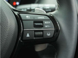 ◆アダプティブクルーズコントロール◆予め設定した車速内でクルマが自動的に加減速。前走車との適切な車間距離を維持しながら追従走行します。【LKAS】車線維持支援システムでステアリング操作を支援。