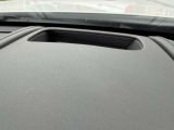 【オプション】ヘッドアップディスプレイ(フロントウィンドに運転に必要な情報が映し出されます)