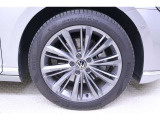 Das WeltAuto独自の項目チェックリストに基づき、入念に車両チェックとクリーニングを実施。美しく高品質な車をご提供します。