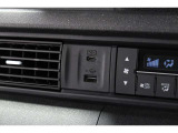 スマートフォンなどの音楽再生が可能なUSB接続ジャック装備車両です♪♪♪