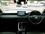 大きなフロントガラスで広々とした視界の運転席まわりです。