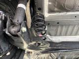 お車を安心してお乗りいただく為には、足回りの定期点検が欠かせません。サービスサポート(有償保証)では無料点検もご提供しており、安心のカーライフをお過ごしいただけるサポート体制が整っています。