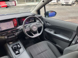 開放的で周囲が広く見渡せる運転席は車両の感覚がつかみやすくて安心安全です♪