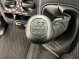5速マニュアル車