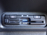 ■【ETC車載器】が装備されています。セットアップをしてお渡しとなり、ETCカードを差し込むだけで高速道路の利用が可能です。