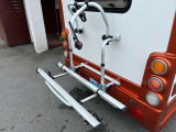 中古車は全てWeb在庫です。現車はストックヤードにて保管しており常時展示はしておりませんので、現車をご確認の場合は事前にお電話にてご連絡お願い致します。075-922-2313 定休日:毎週水曜日