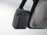 ◆ドライブレコーダー◆映像・音声などを記録する自動車用の装置です。 もしもの事故の際の記録はもちろん、旅行の際の思い出としてドライブの映像を楽しむことができます。