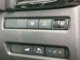 オートバックドアが付いています。スイッチ一つで開閉ができるので、重い荷物の積み下ろしも楽々です。