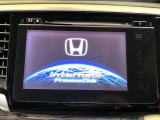 【メーカー純正ナビ】インテリアに溶け込むスタイリッシュな「専用設計」メーカーナビを装備♪視認性や操作性など基本性能にも優れ、より上質なカーライフをお楽しみいただけます。