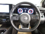 運転が楽しくなる明るく開放的な運転席まわりです。