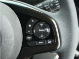 ◆アダプティブクルーズコントロール◆予め設定した車速内でクルマが自動的に加減速。前走車との適切な車間距離を維持しながら追従走行します。【LKAS】車線維持支援システムでステアリング操作を支援。