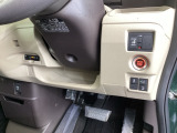 左側に高速で便利なETCがあり、また、便利な電動スライドドア、横滑りを防ぐVSAなどのスイッチは、運転席の右側、手の届きやすい位置にあります。