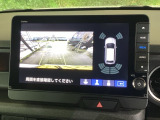 便利な3ビュー切り替え、ガイド線表示付きのバックカメラです!後退時、後方の視界をサポートします!