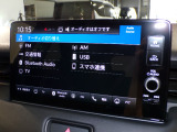 CD、DVD、Bluetooth、AM、FM、スマートフォン接続ができます。