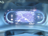 メーター中央にナビゲーションが表示されていており、運転中でも見やすい配置になっております。