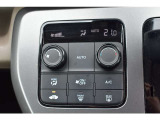 オートエアコンのお車ですので室内の温度をスムーズに調整してくれます♪