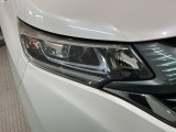 LEDヘッドライトは、点灯の瞬間から最大光量を発揮し、突然暗くなるトンネルなどでの安定感を高めます。