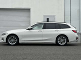 車体寸法:全長4,715mm&times;全幅1,825mm&times;全高1,475mm(カタログ値)。ホイールベース:2,850mm(カタログ値)広々ラゲッジルーム♪帰省も旅行も荷物たくさん積載♪後部座席を倒してフラットにすることも可能!
