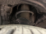 お車を安心してお乗りいただく為には、足回りの定期点検が欠かせません。サービスサポート(有償保証)では無料点検もご提供しており、安心のカーライフをお過ごしいただけるサポート体制が整っています。