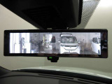 スマートルームミラー付きで後部座席に乗車してても後方がしっかり見れます