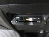 ETC付。高速道路の料金所はキャッシュレスで通過です。サービスエリア等にあるスマートインターの出入口も利用可能でとっても便利。ご納車後すぐにお使い頂けるようセットアップしてのお渡しとなります。