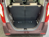 コンパクトボディーなのに、荷室はこんなに広々!たくさん荷物が積めますよ。