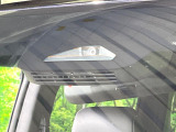 【トヨタセーフティセンス】走行中に前方の車両等を認識し、衝突しそうな時は警報とブレーキで衝突回避と被害軽減をアシスト。より安全にドライブをお楽しみいただけます。