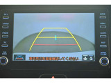 バックガイドモニターで、後方を確認しながら安心して駐車することができます。運転初心者も熟練者も必須の機能ですよ!
